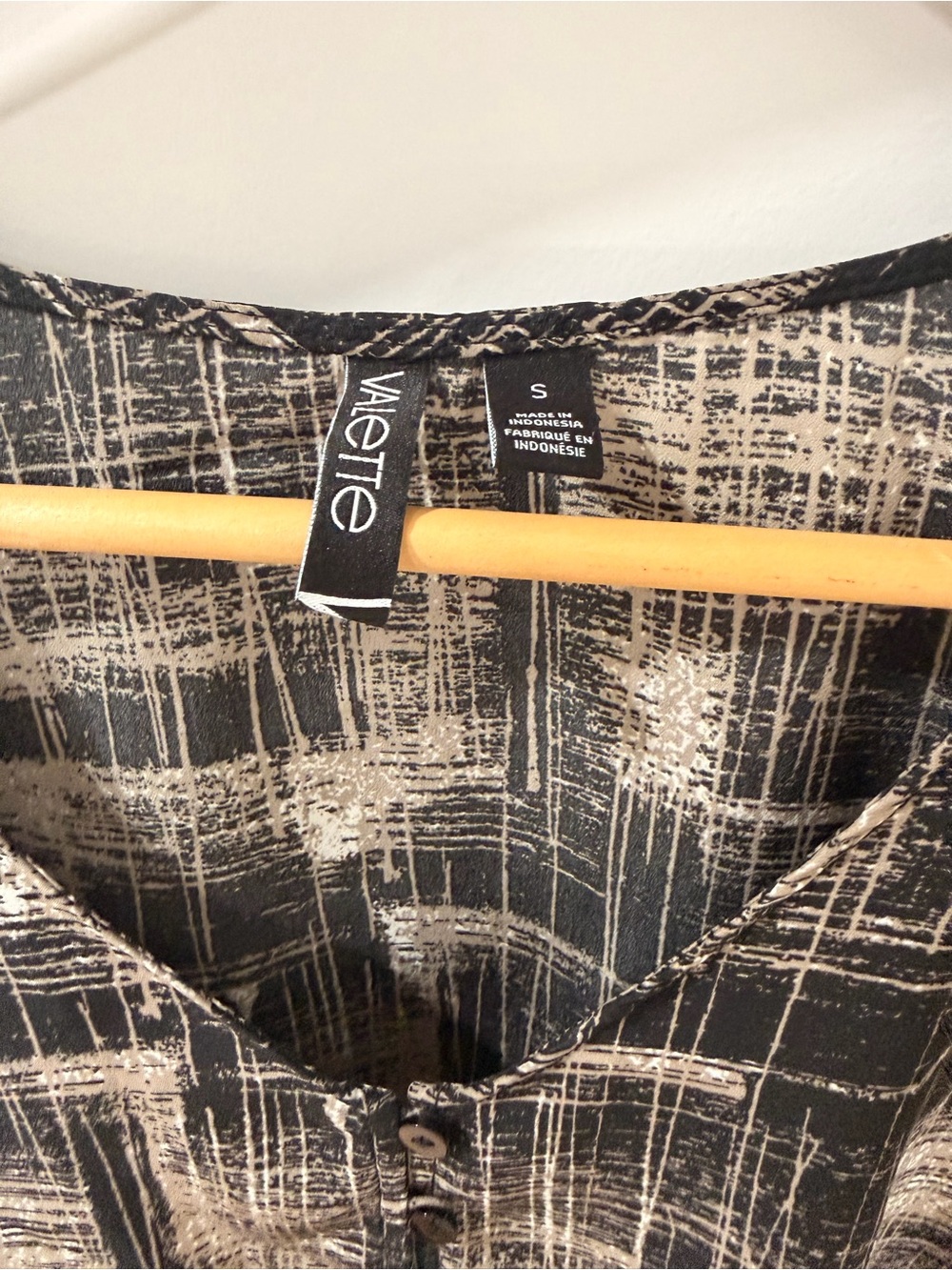 Valette Black and Cream Abstract Print Button-Down Top